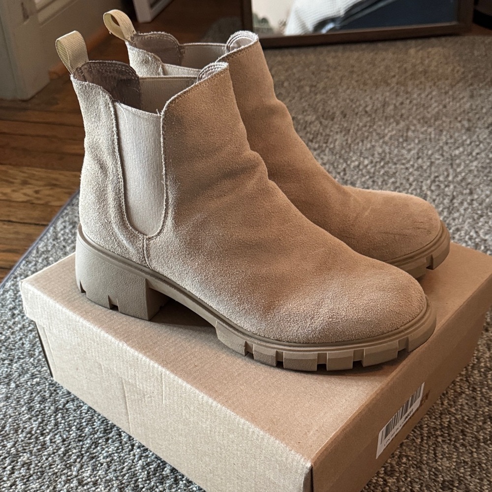 Steve Madden Beige Suede Chelsea Booties